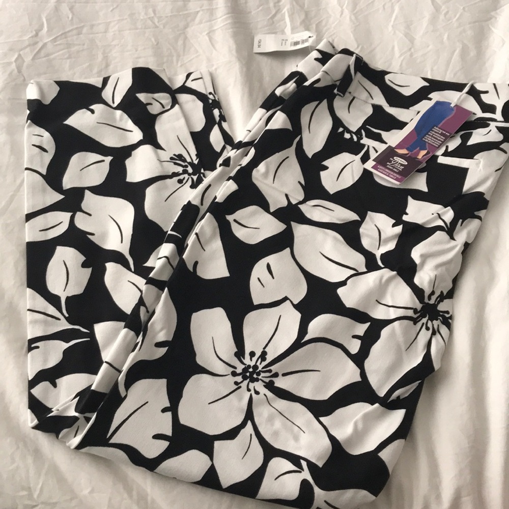 Old Navy Diva floral cropped pants